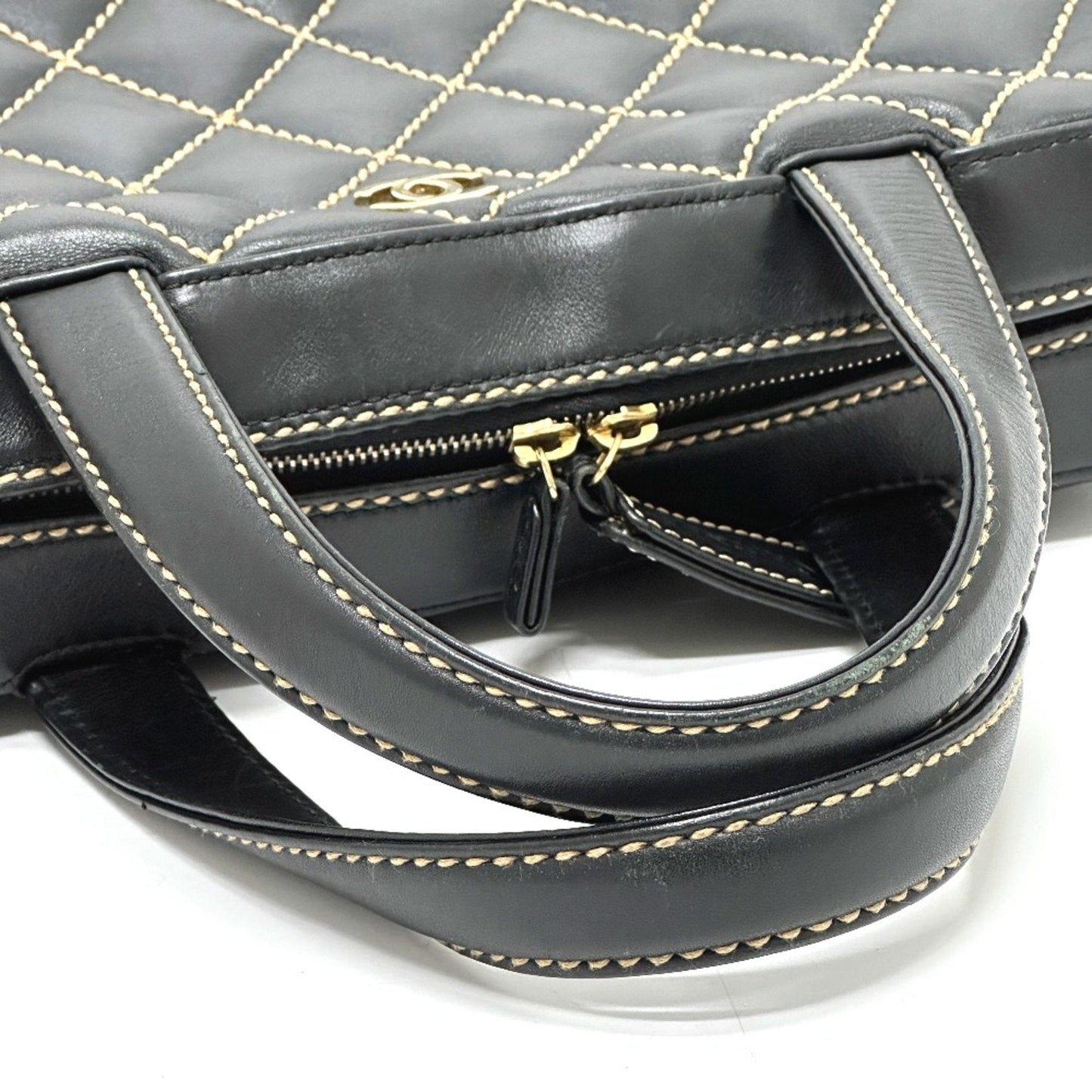Chanel Quilted Leather Handbag Diamond Style