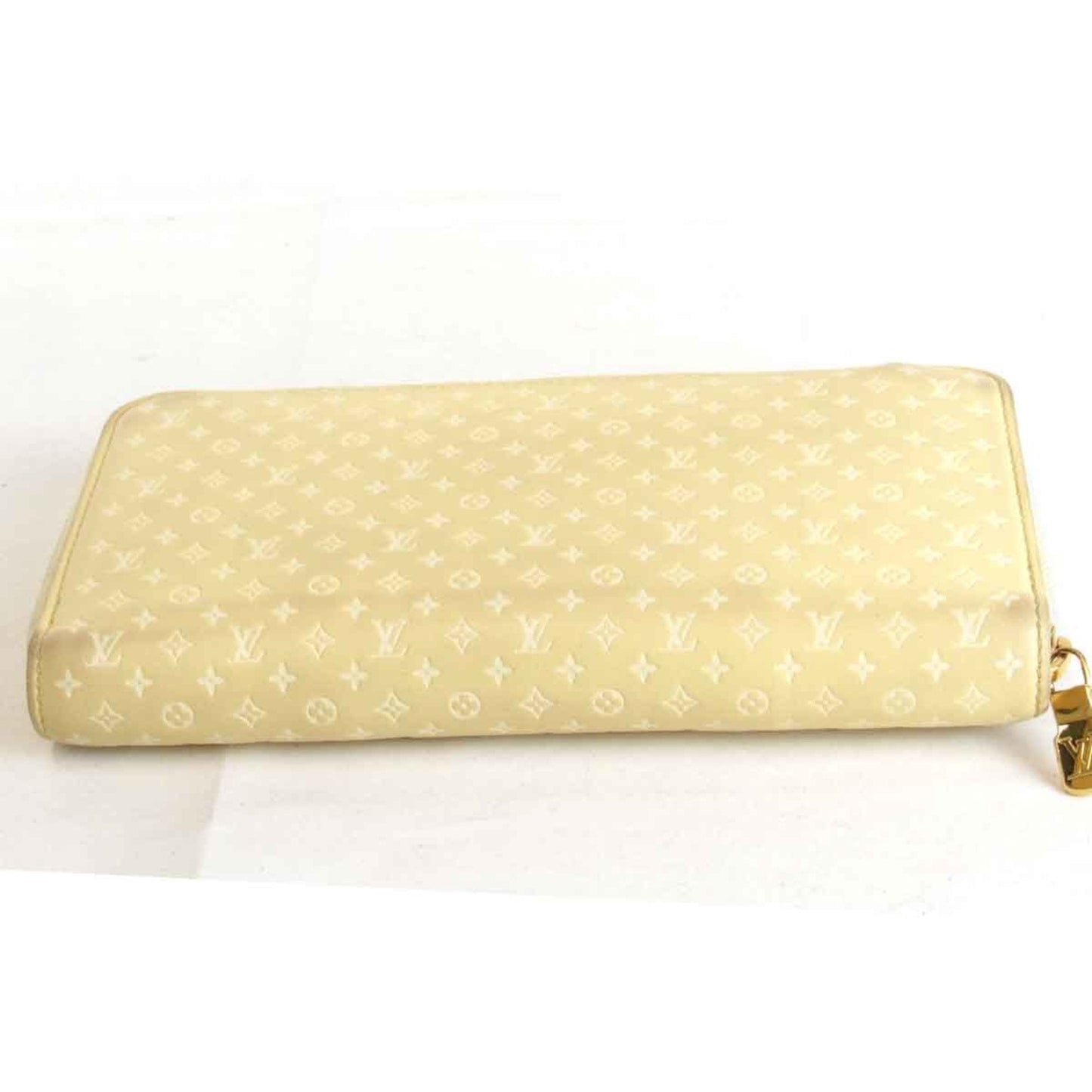 Luxury Leather Zippy Wallet