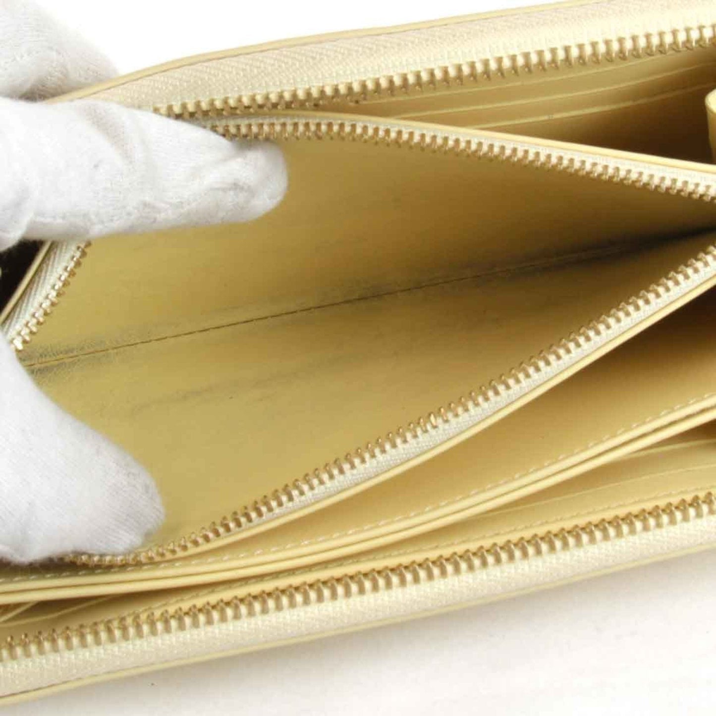 Luxury Leather Zippy Wallet