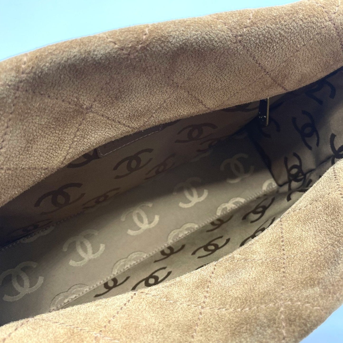 Chanel uede Quilted Tote Claic Tote Bag