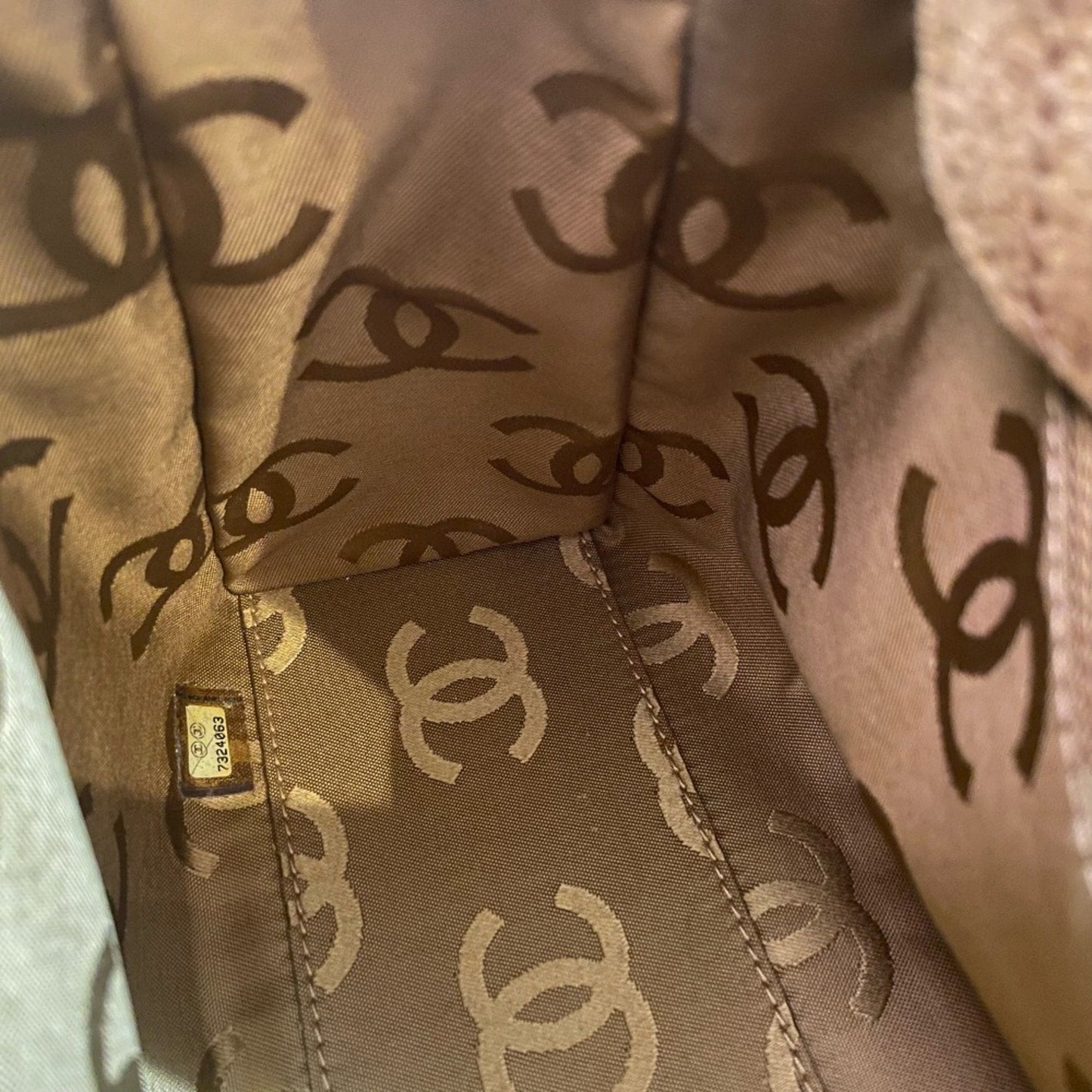 Chanel uede Quilted Tote Claic Tote Bag