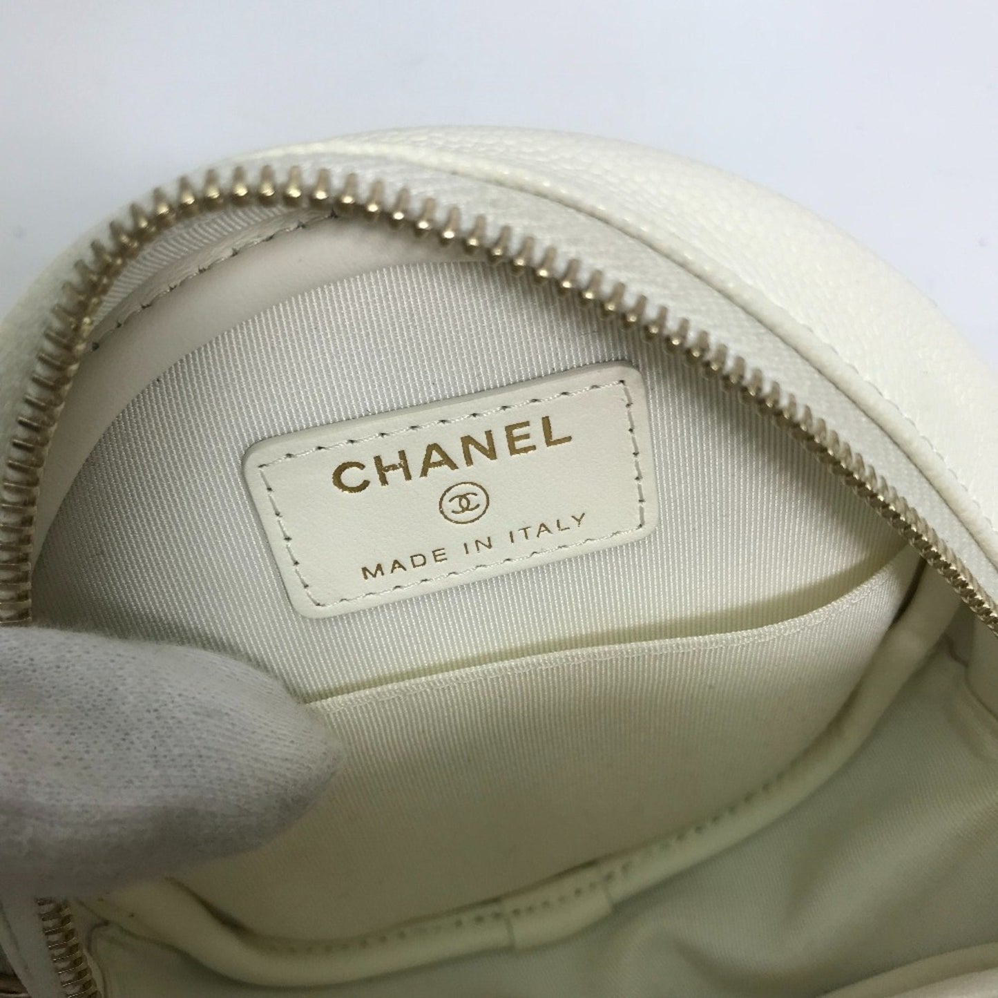 Chanel Round Chanel Bag A33814