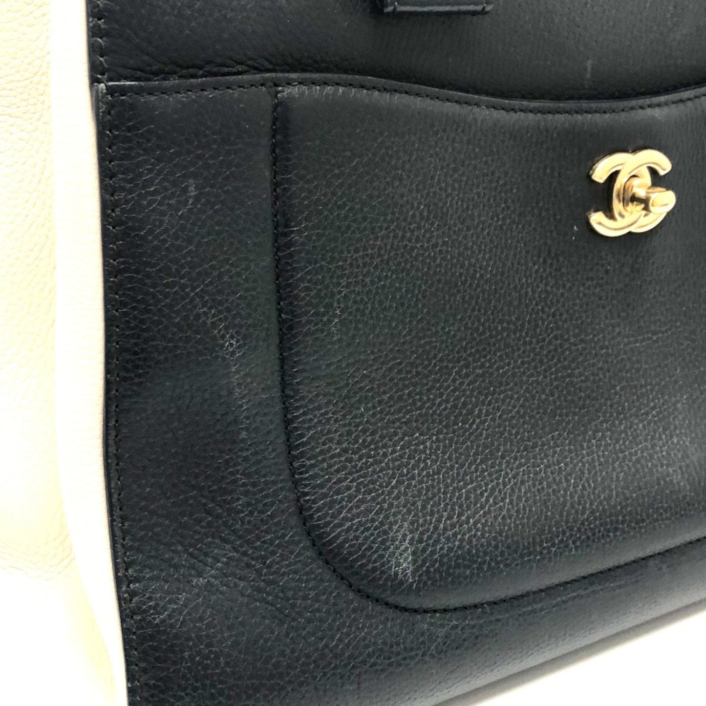 Chanel hopping Tote Bag Black  Beige