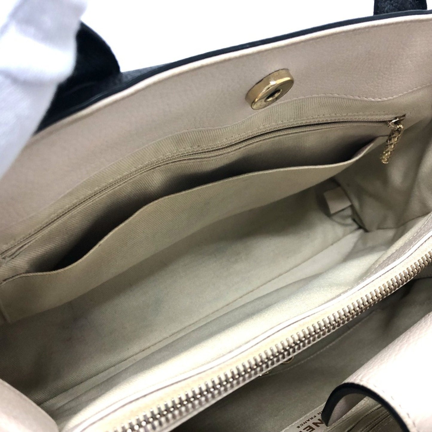Chanel hopping Tote Bag Black  Beige