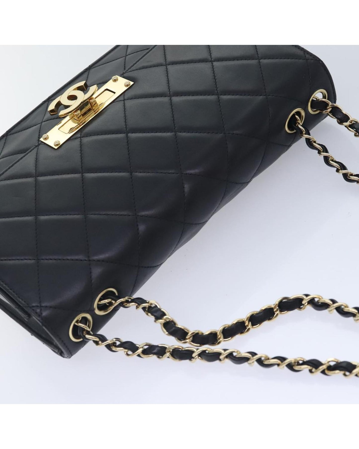 CHANEL Classic Flap Shoulder Bag