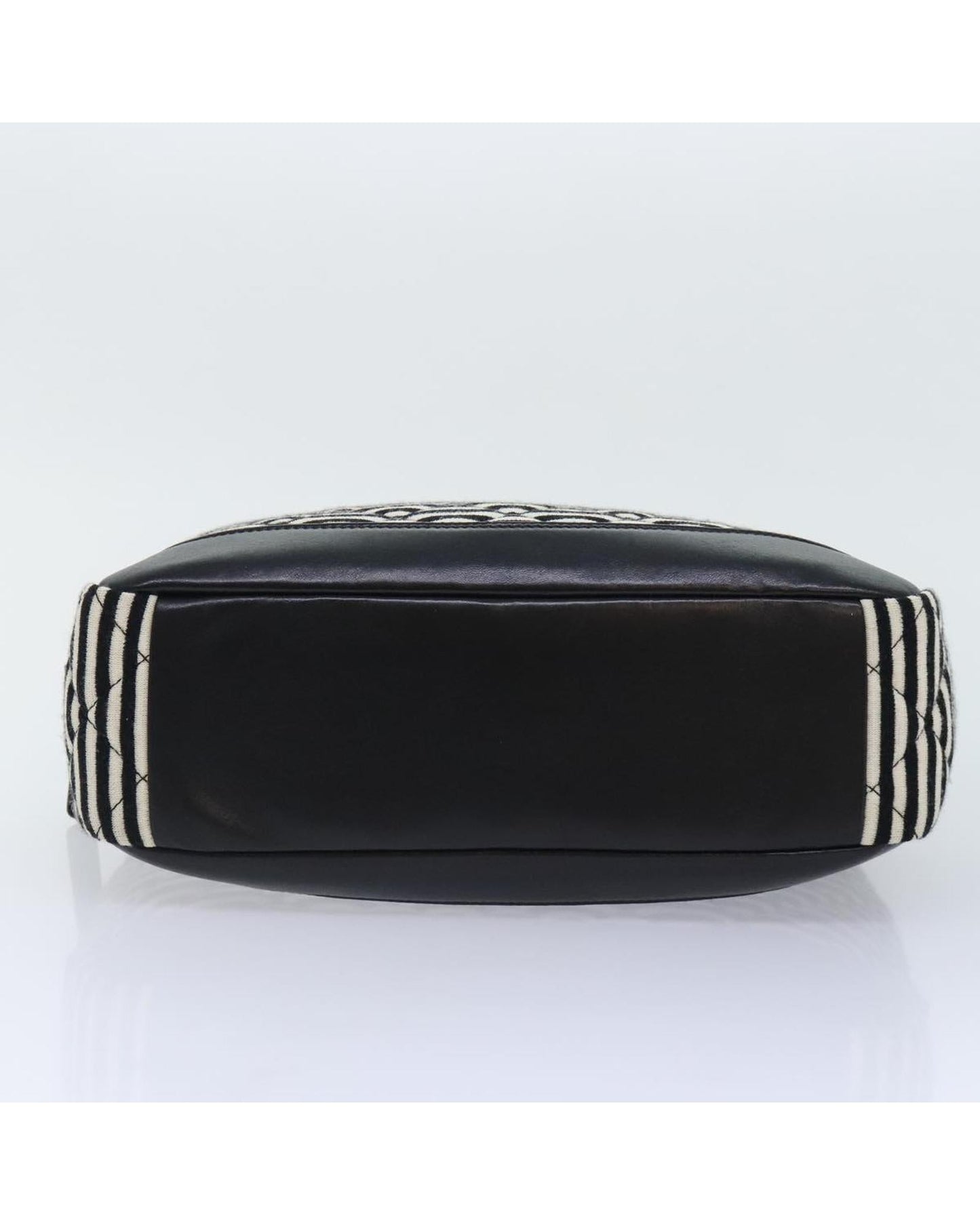 CHANEL Matelasse Chain Shoulder Bag with CC Logo