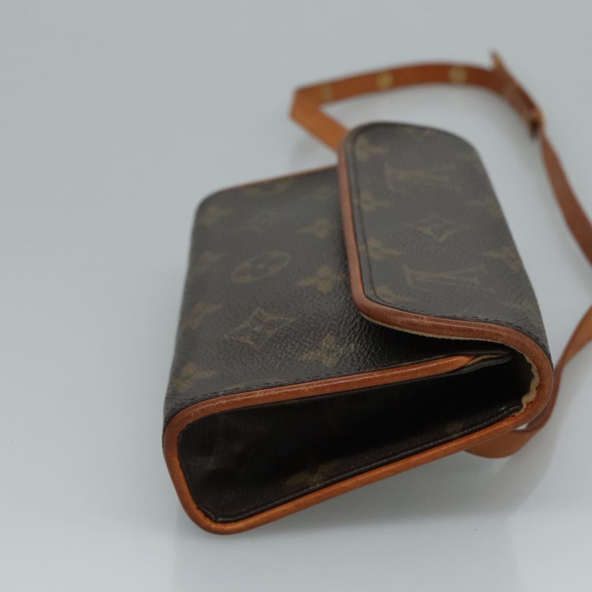 Florentine Canvas Shoulder Bag with Strap