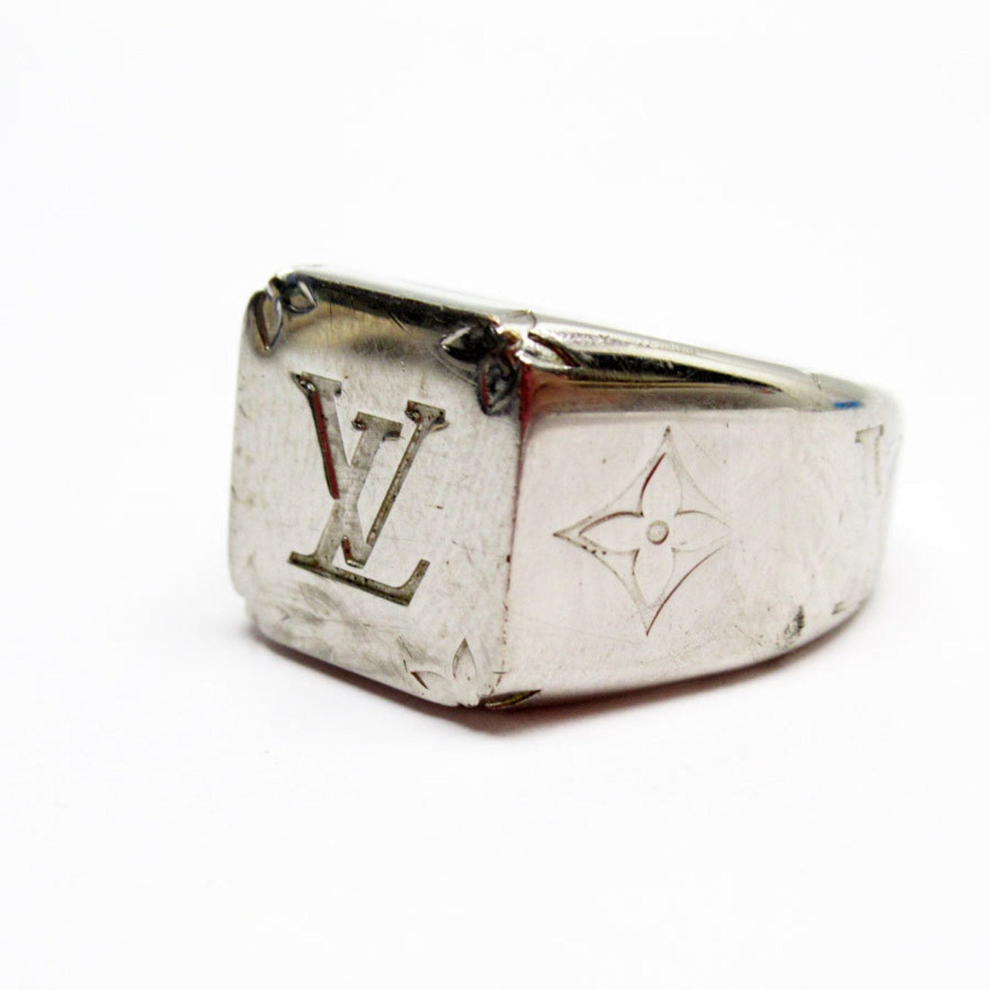 Signet Ring with Dust Bag and Metal Construction