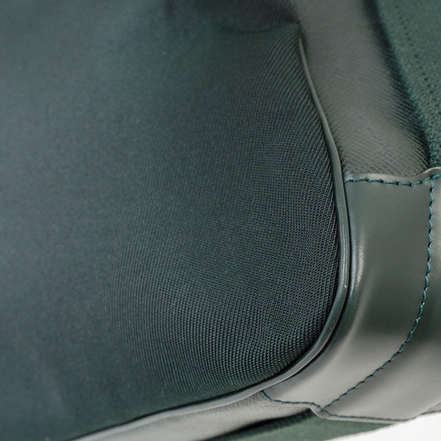 Elegant Leather Tote Bag with Minimal Wear