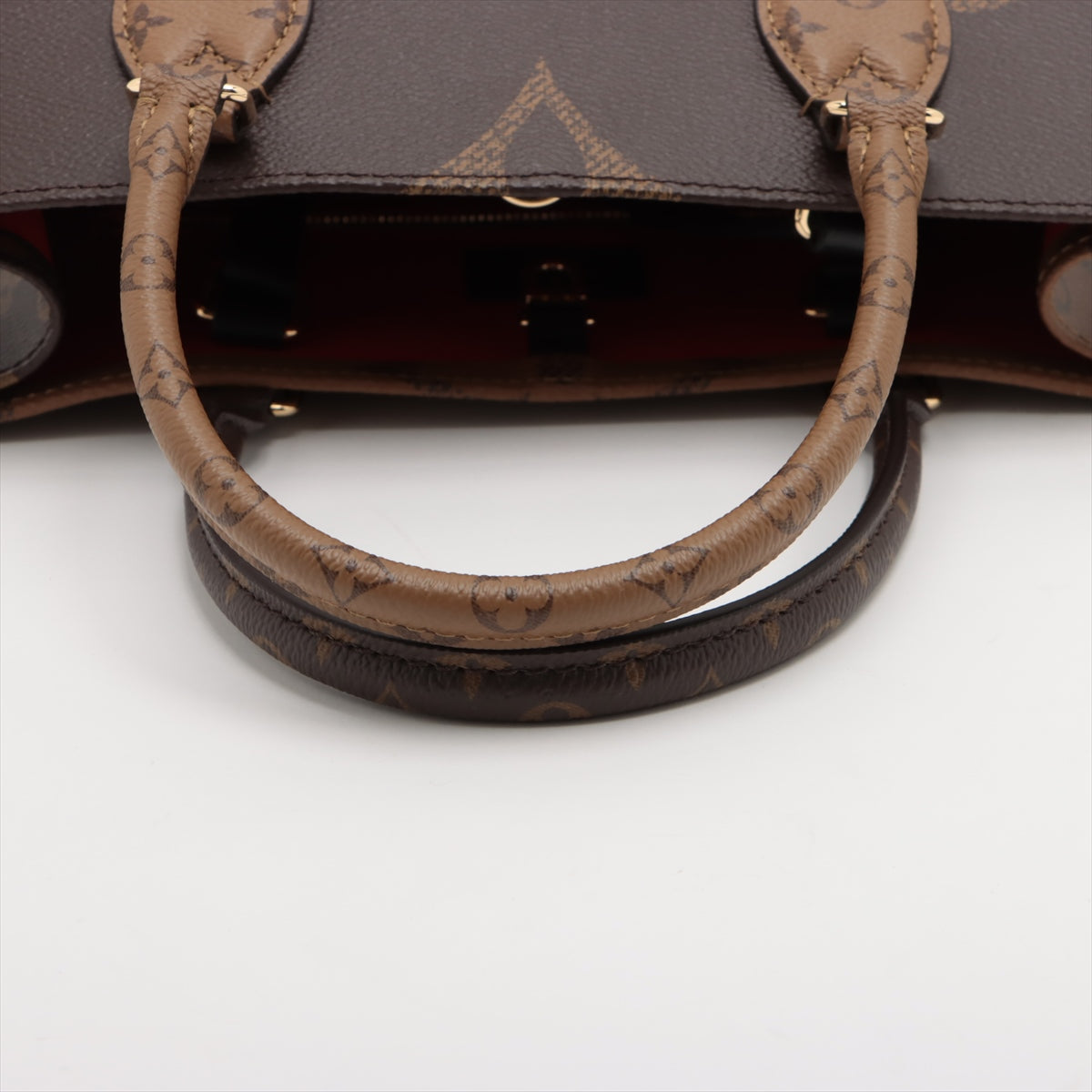 Louis Vuitton Giant Monogram Reversee On The Gor MM M45321