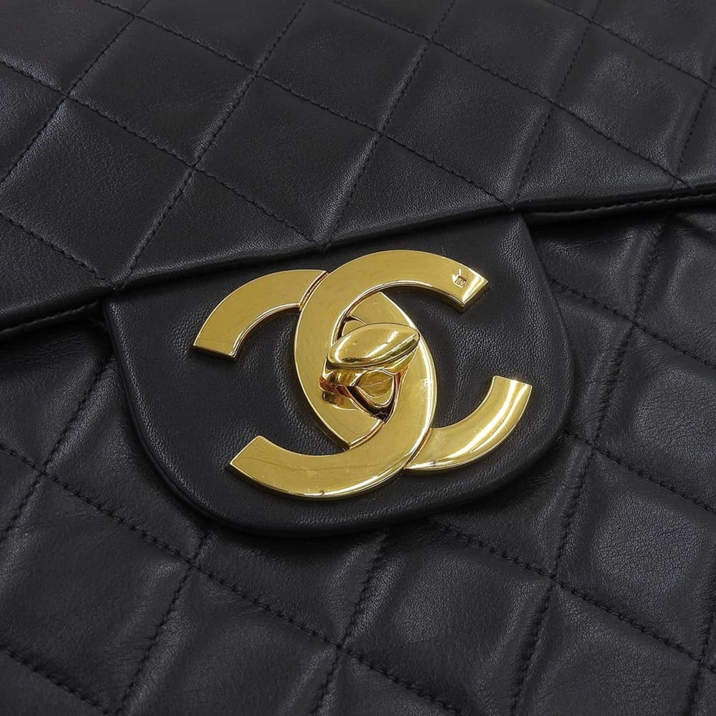 Chanel Classic Jumbo Chain Bag