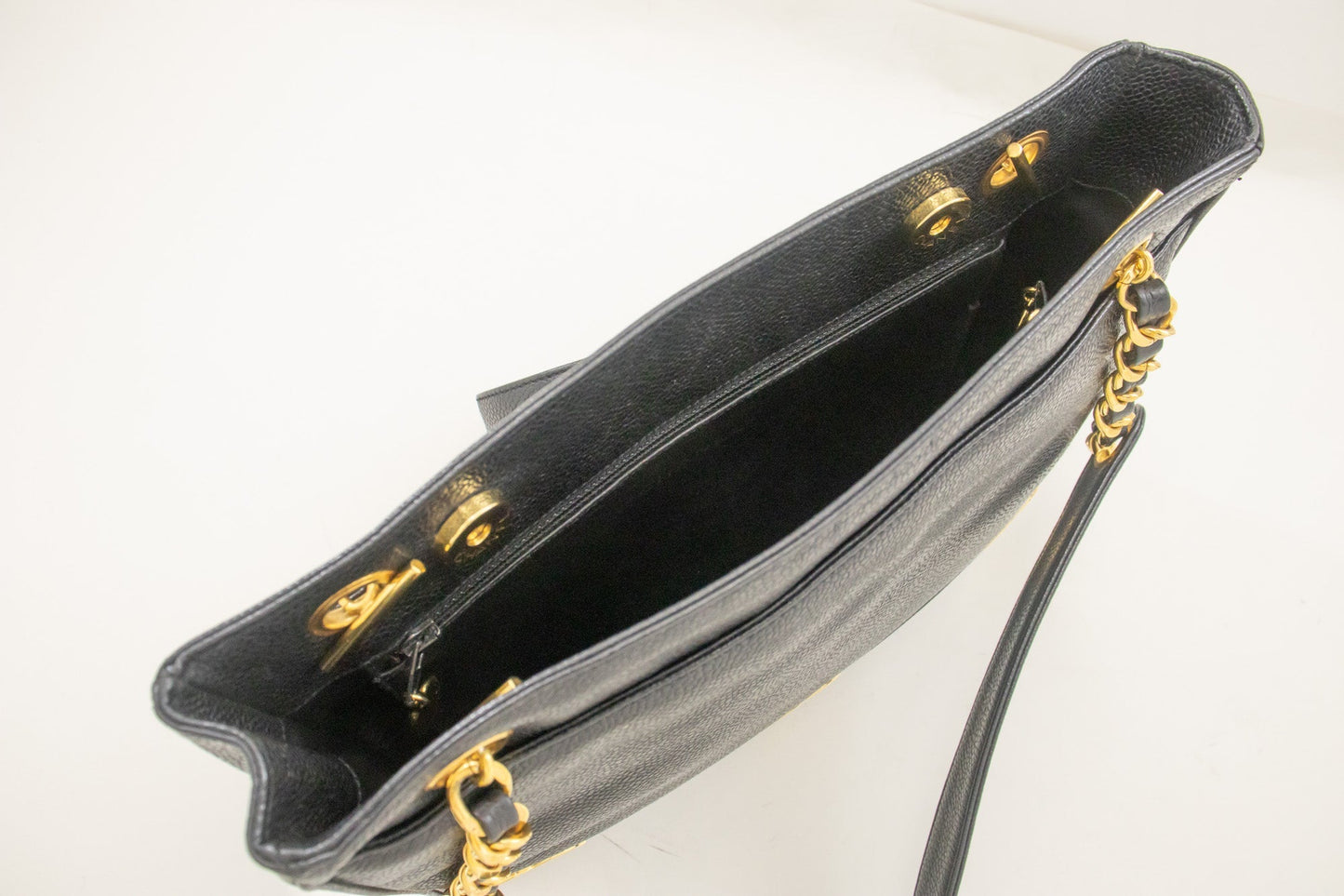 Chanel Chanel Caviar Leather Chain Bag