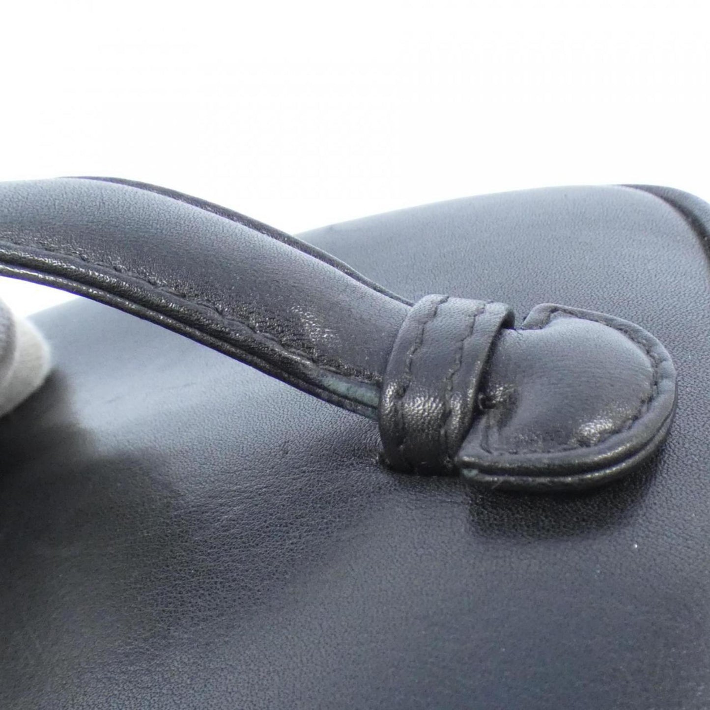 Chanel Leather Handbag in Excellent Condition