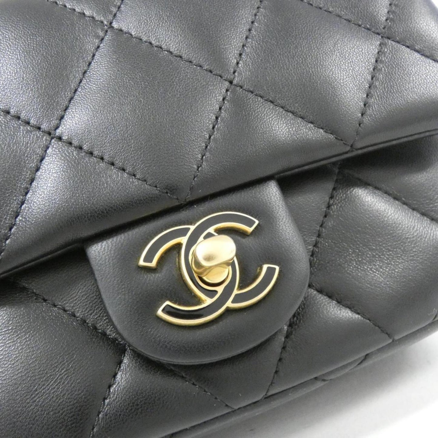 Chanel Luxury Leather Bag with Box and Dust Bag