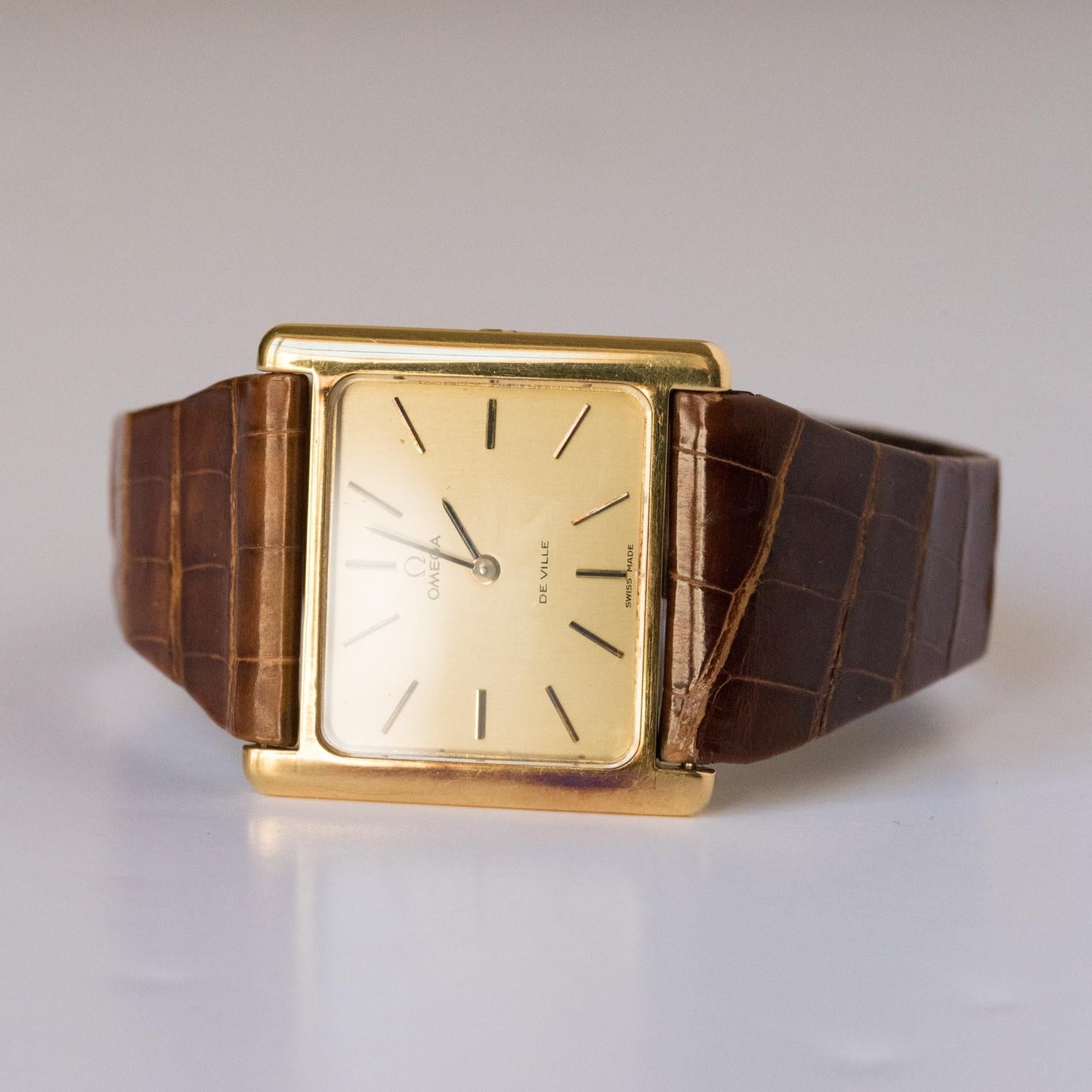 1960s Retro Omega De Ville 18 Karat Gold Men's Watch
