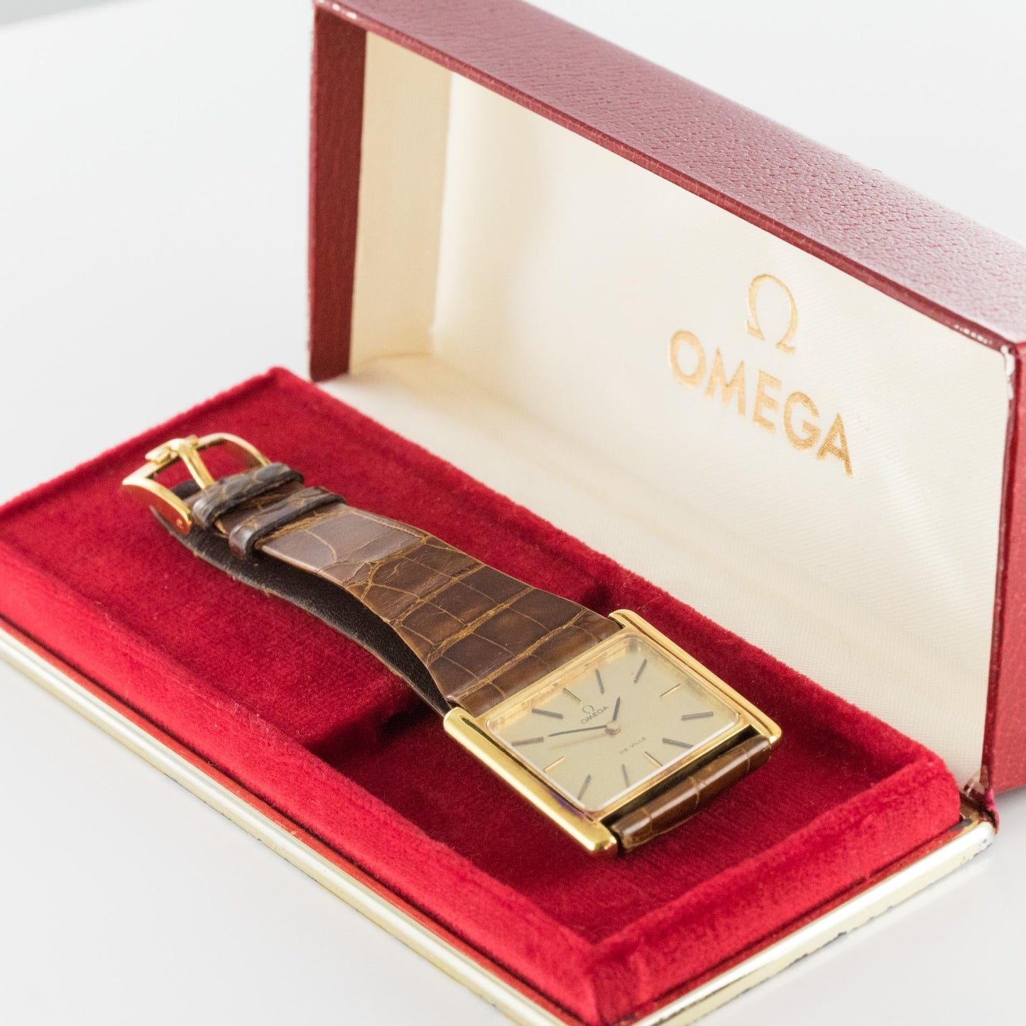 1960s Retro Omega De Ville 18 Karat Gold Men's Watch
