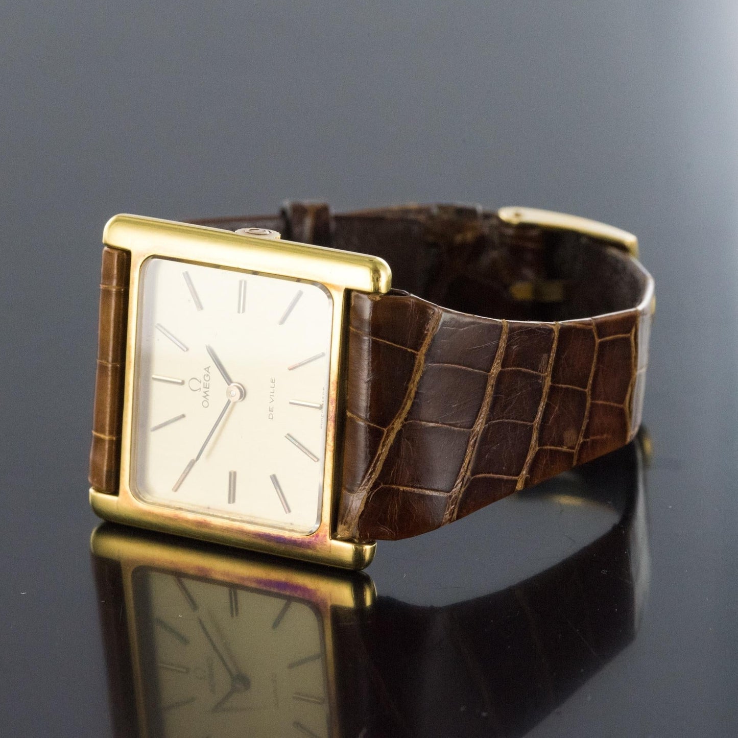 1960s Retro Omega De Ville 18 Karat Gold Men's Watch