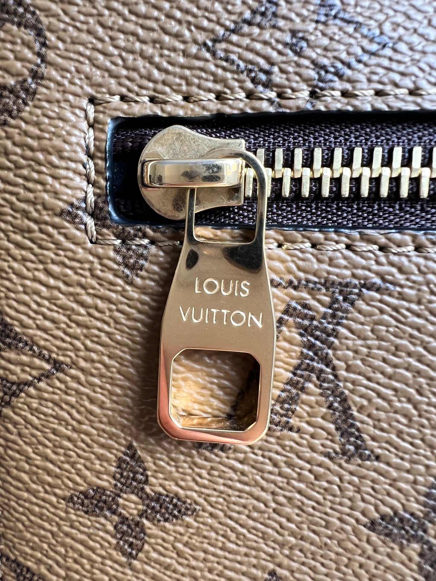 Louis Vuitton Pochette Metis Reverse Monogram (RRP £1,970)