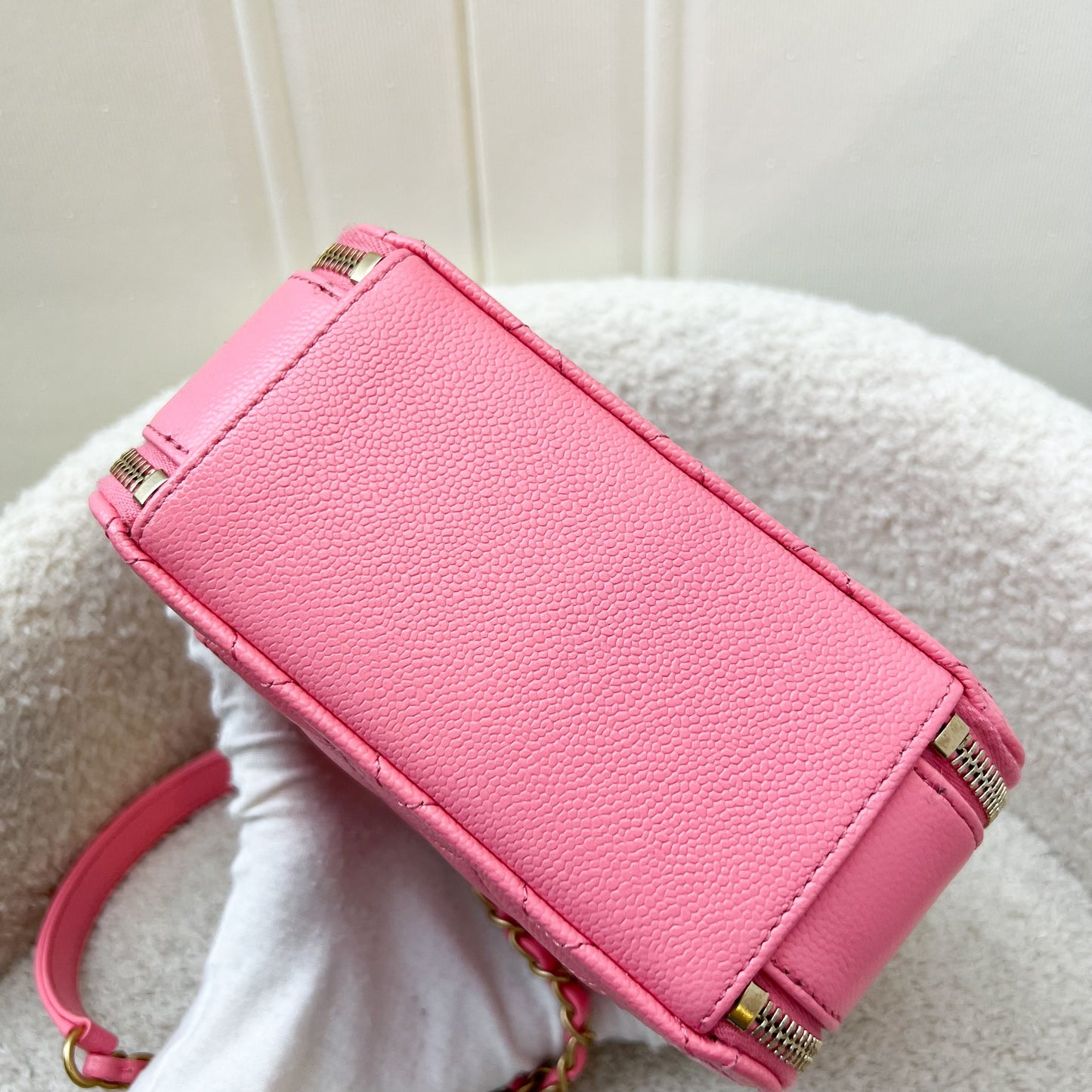 GLM-"Pick Me Up" Vanity Case in Pink Caviar and AGHW