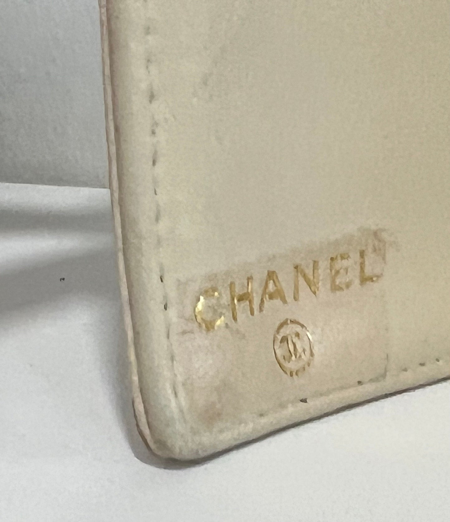 GLM-GLM- CAVIAR LAMBSKIN BI-FOLD CONTINENTAL WALLET
