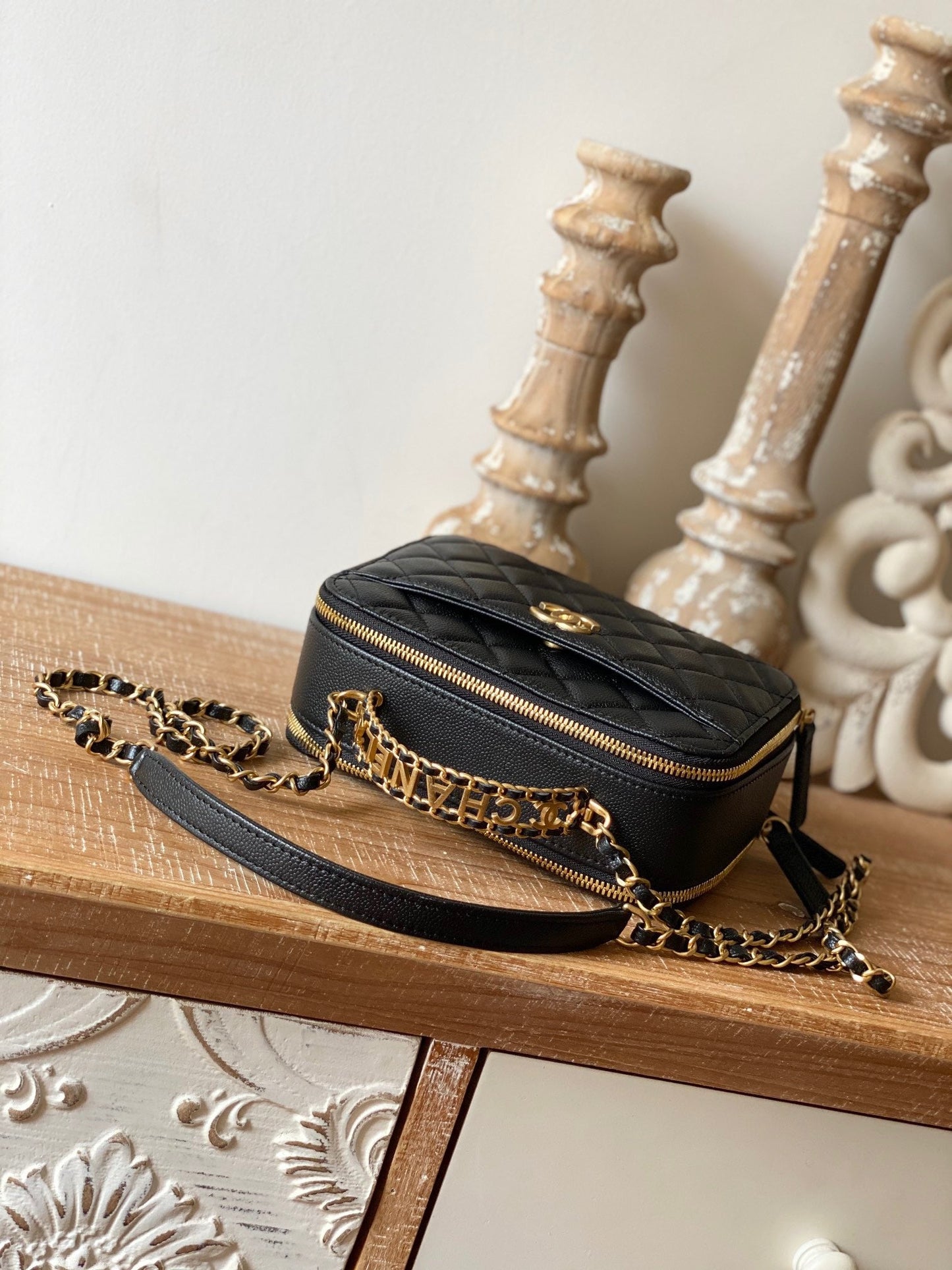 CHLÃ‚Â Small Vanity Case Gold Hardware Black For Women Handbags, Shoulder Bags 5.9in/15cm AS3228 B08008 94305