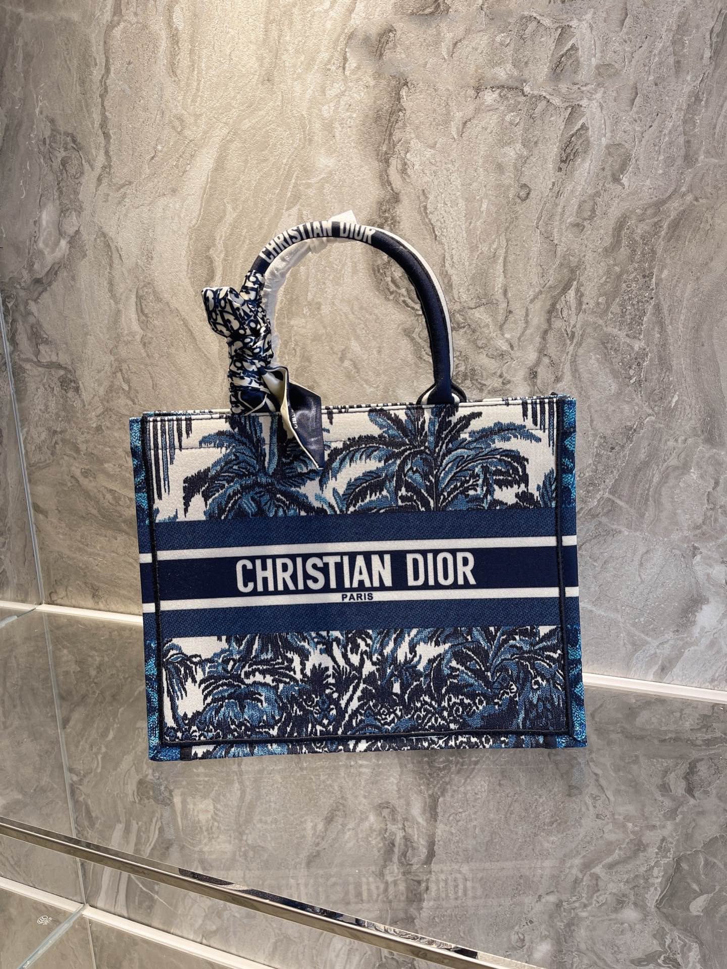 EN - NEW Arrival Bags DIR 194