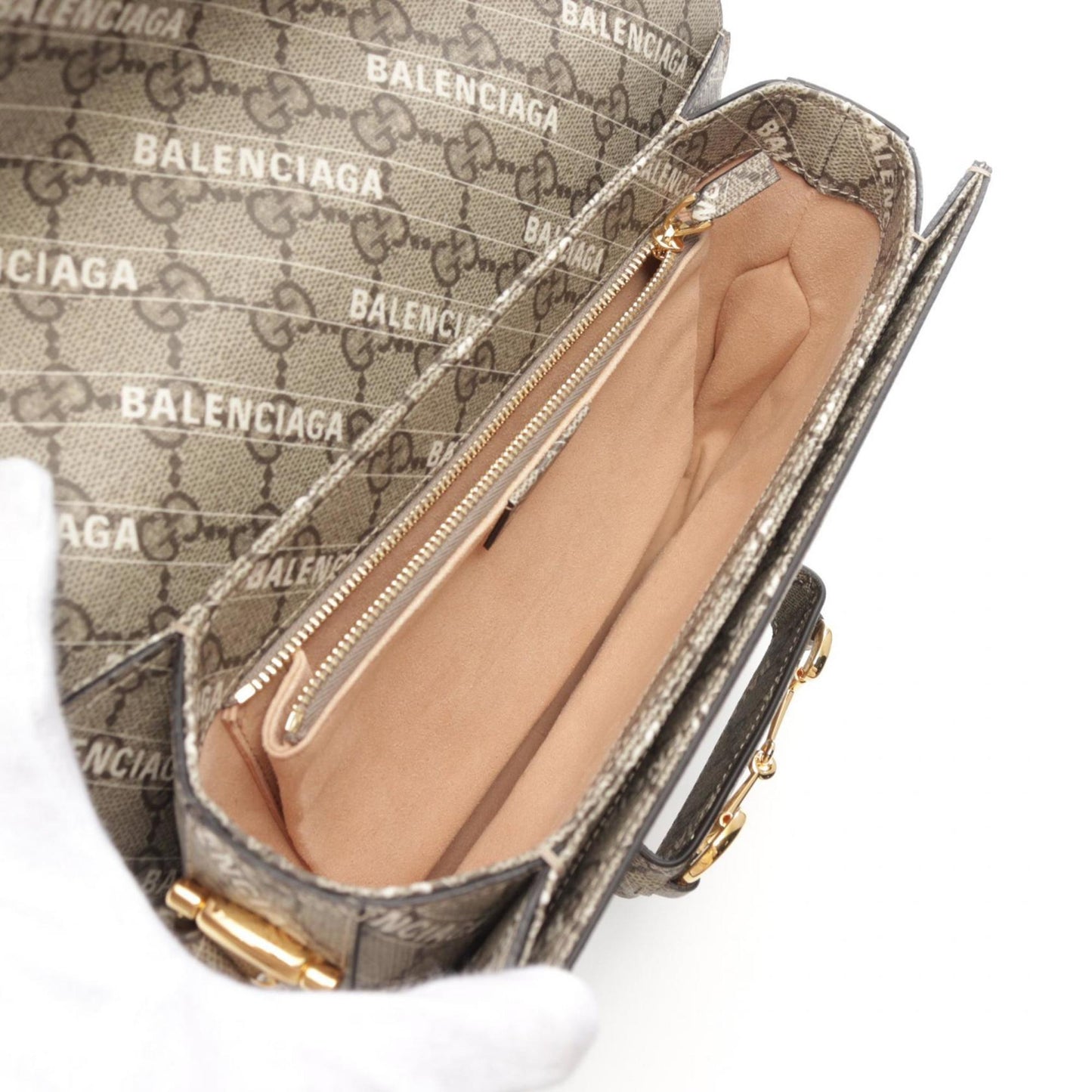 Gucci    Coated Canvas Shoulder Bag (Pre-Owned)