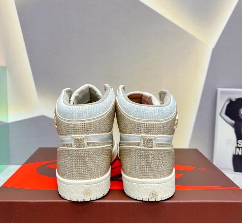 SAMC - NKE Shoes - 206