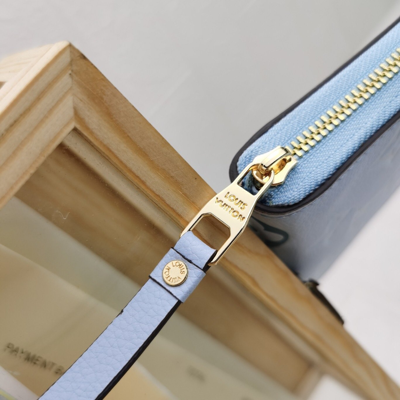 EN - New Arrival Wallet LUV 112