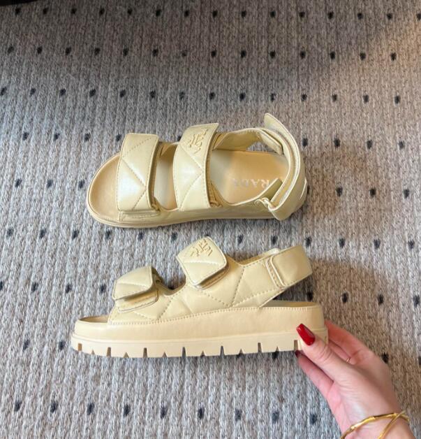 GlamyWomen Shoes - 150