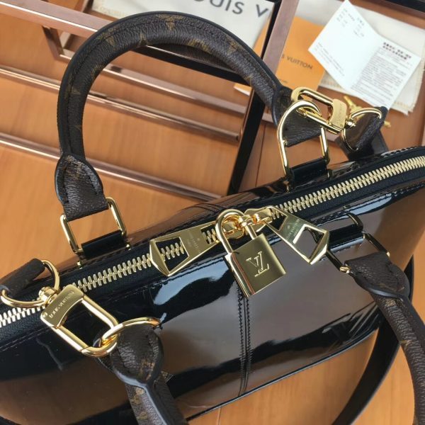 LOV2 Bags - Luxurious Bags  1273