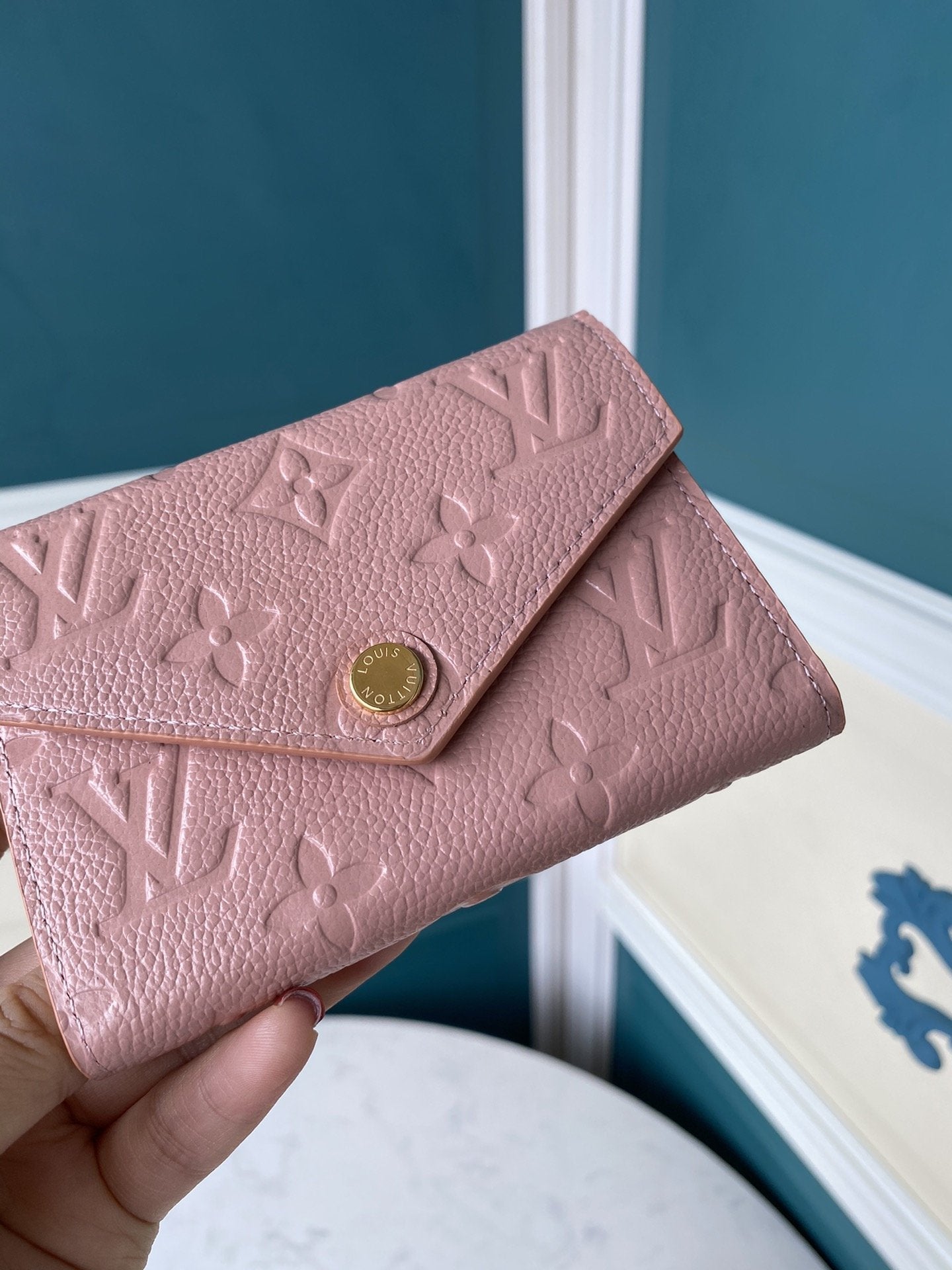 EN - New Arrival Wallet LUV 058