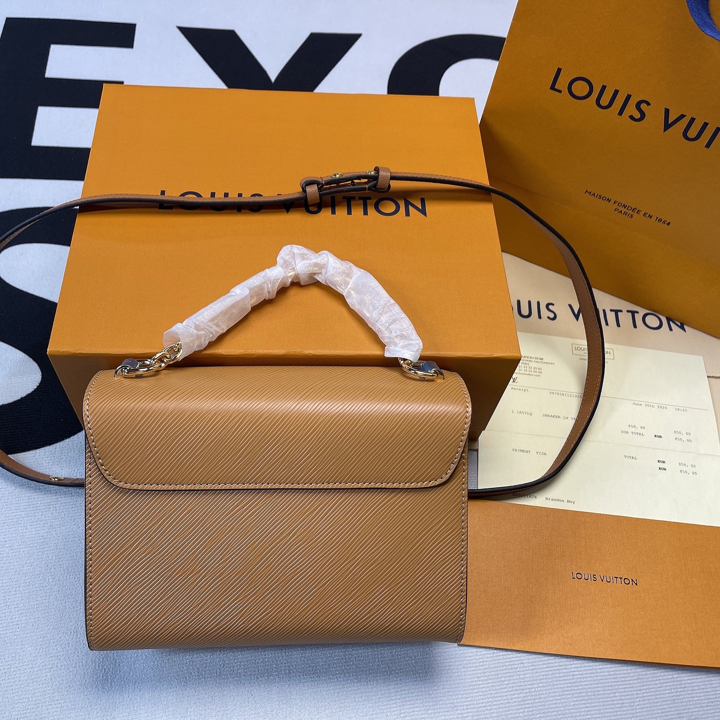 LV Twist MM Epi Gold Miel Brown For Women, WomenÃ¢â‚¬â„¢s Bags, Shoulder And Crossbody Bags 9.1in/23cm LV M59686