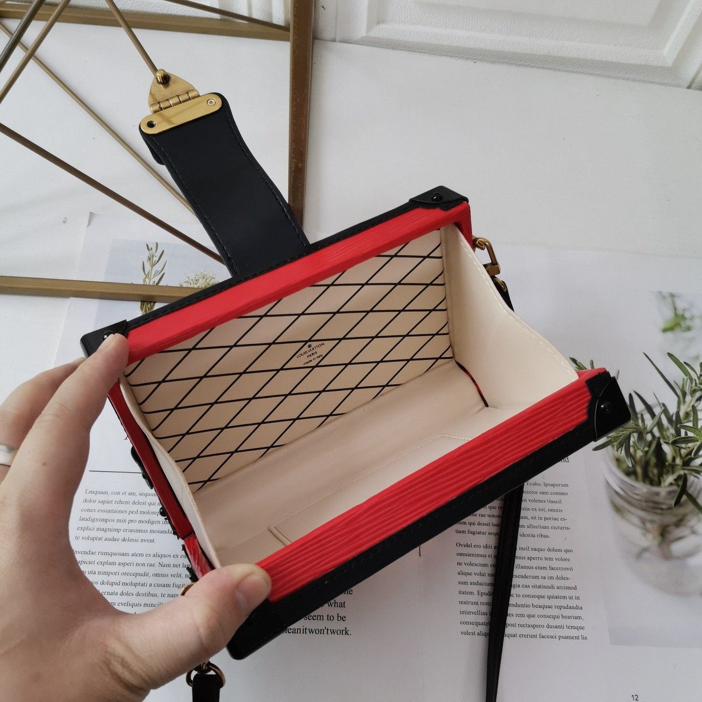 EN - New Arrival Bags LUV 240