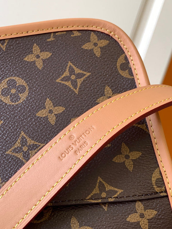 Satchel Bags - Mix2 Items - 372