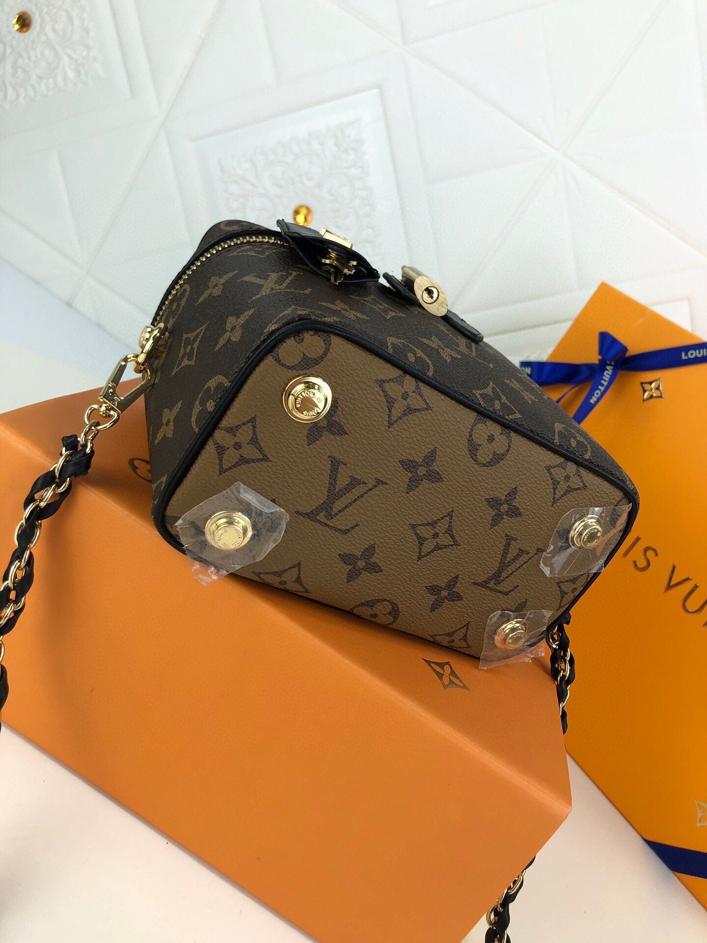 EN - New Arrival Bags LUV 026