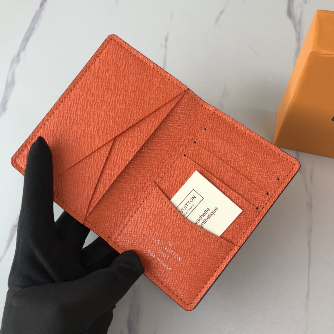 EN - New Arrival Wallet LUV 041