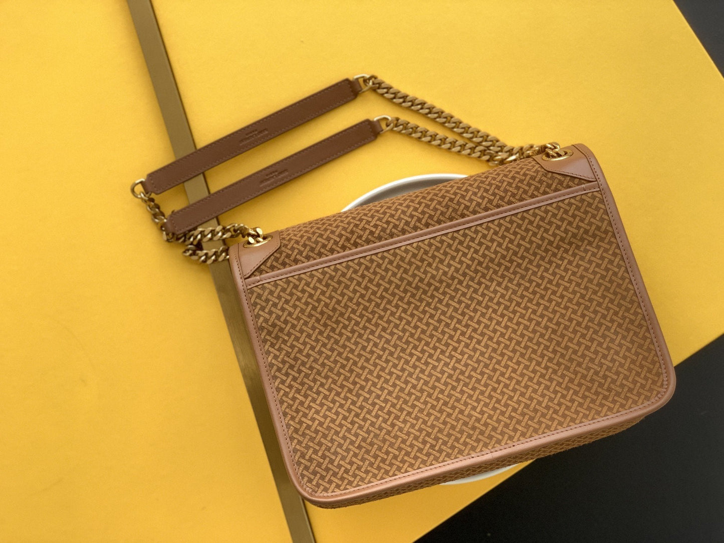 GLAMI Niki MeGLAMIum Chain Bag Brown In Vintage Crinkled With Gold Toned Hardware For Women 11in/28cm YSL