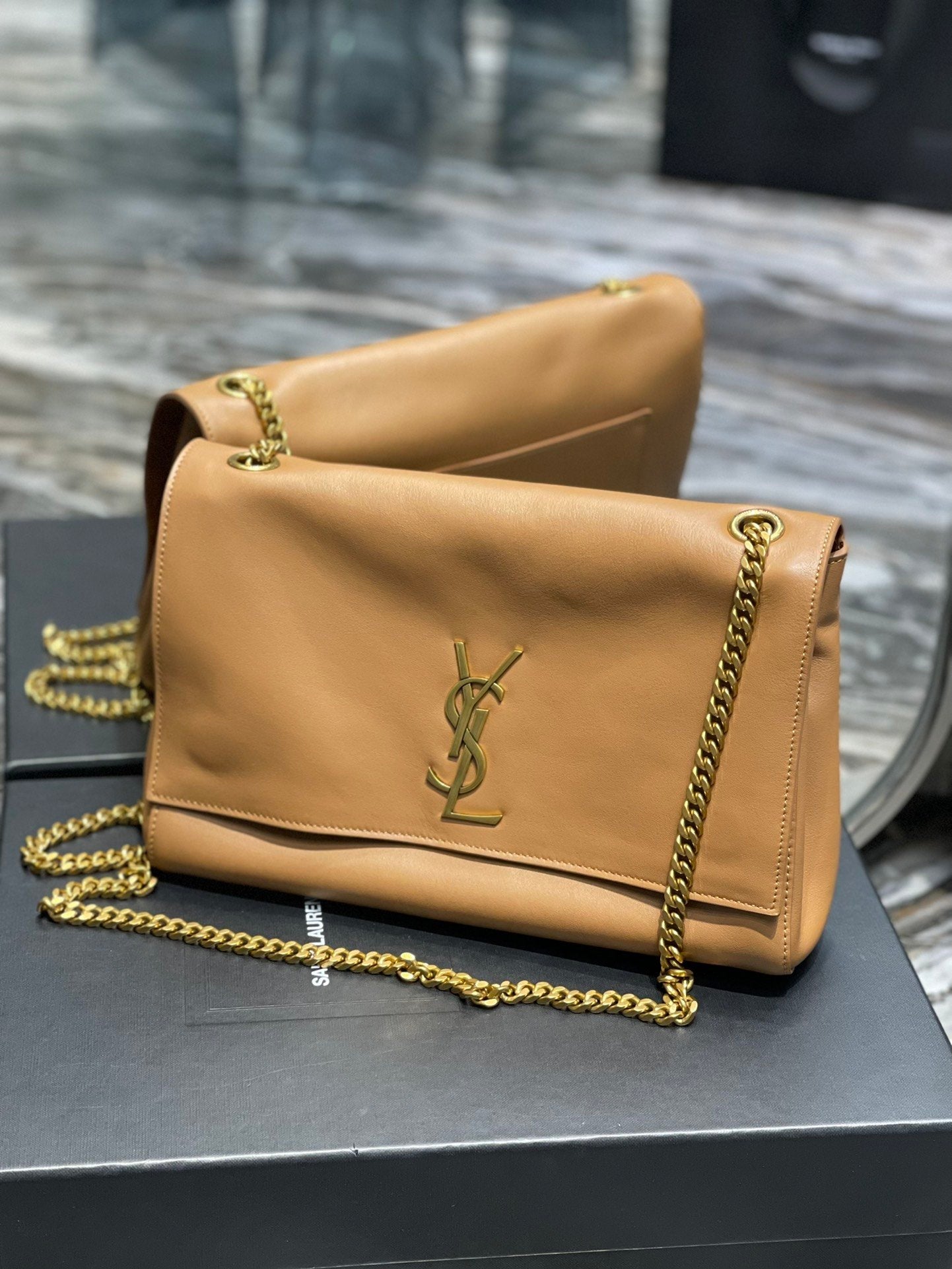 GLAMI Kate MeGLAMIum Reversible Chain Bag Brown In Suede With Gold Hardware For Women 11.2in/29cm YSL