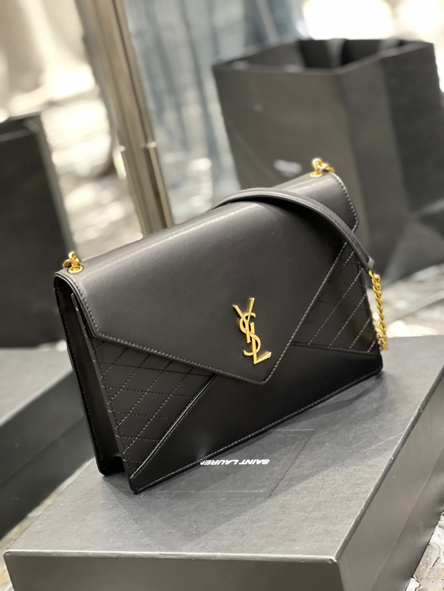 GLAMI Gaby Chain Bag Black With Gold Hardware For Women 10.4in/27cm YSL 6688641EL071000