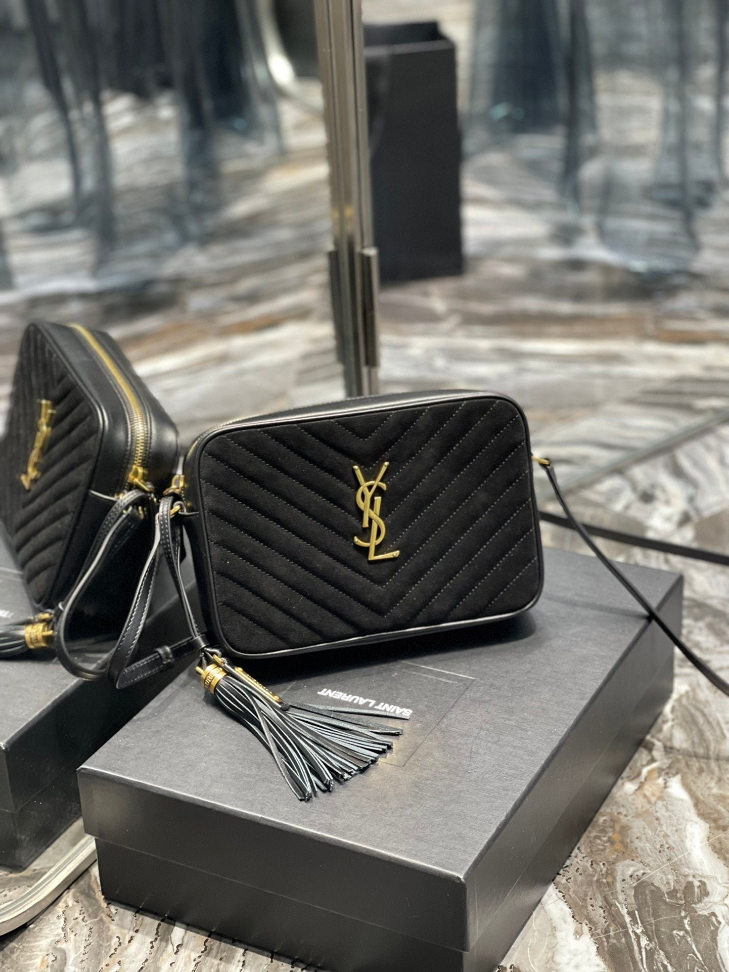 GLAMI Lou Camera Bag Black With Gold Hardware For Women 9in/23cm YSL 612544C4BW71000