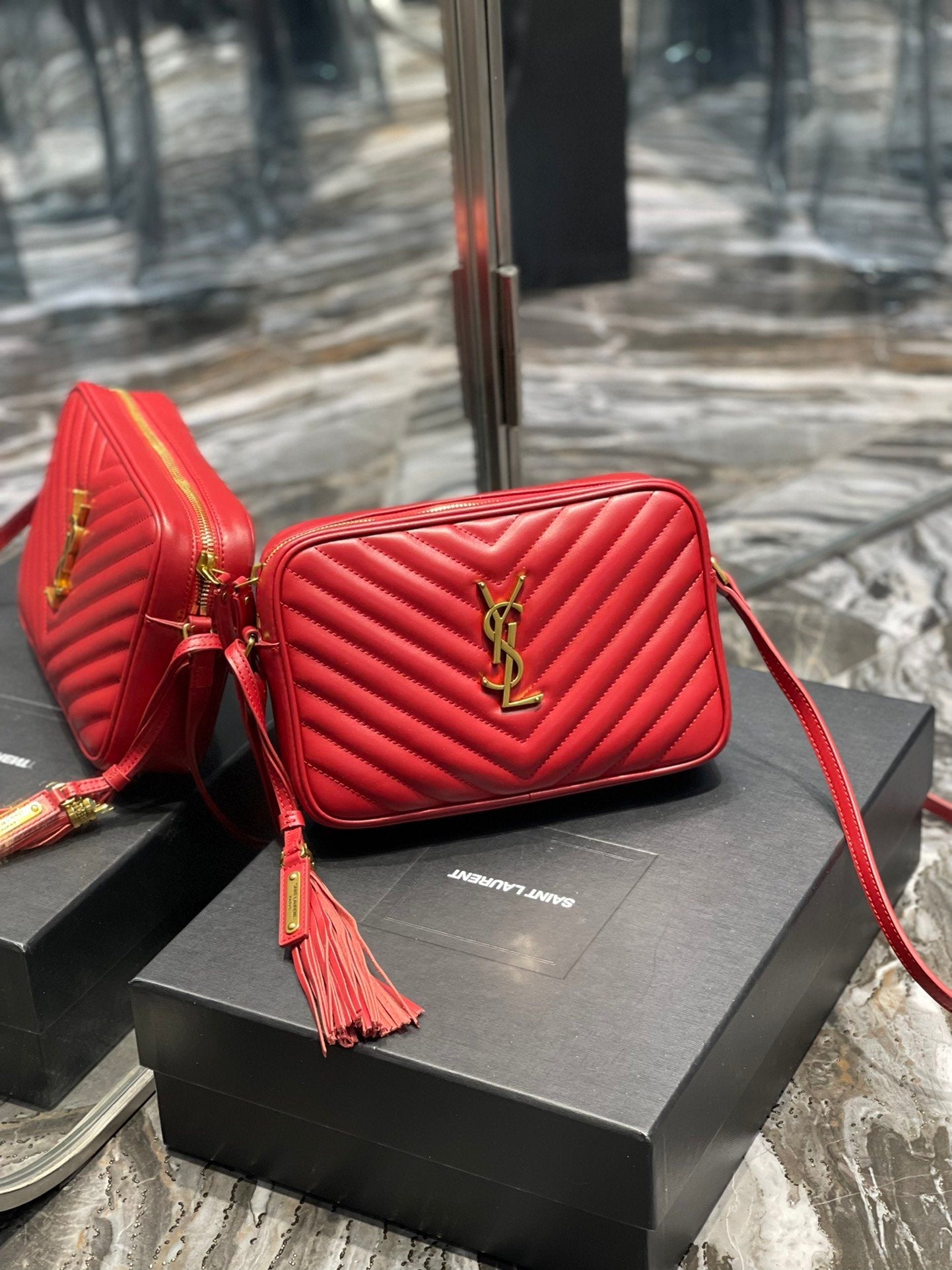 GLAMI Lou Camera Bag Red With Gold Toned Hardware For Women 9in/23cm YSL 612544DV7076008