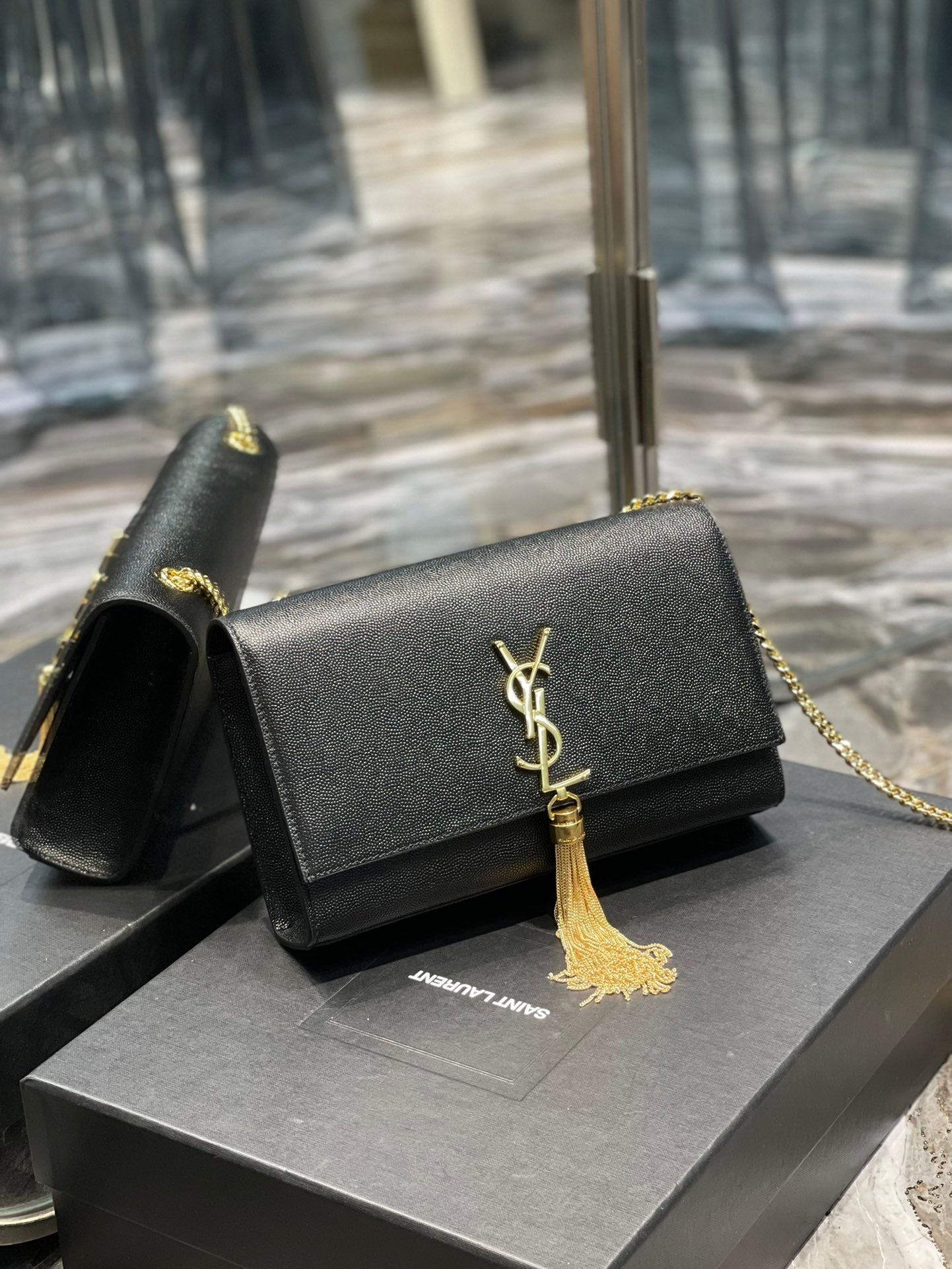 GLAMI Kata MeGLAMIum Chain Bag Black With Tassel For Women 9.4in/24cm YSL 354119BOW0J1000
