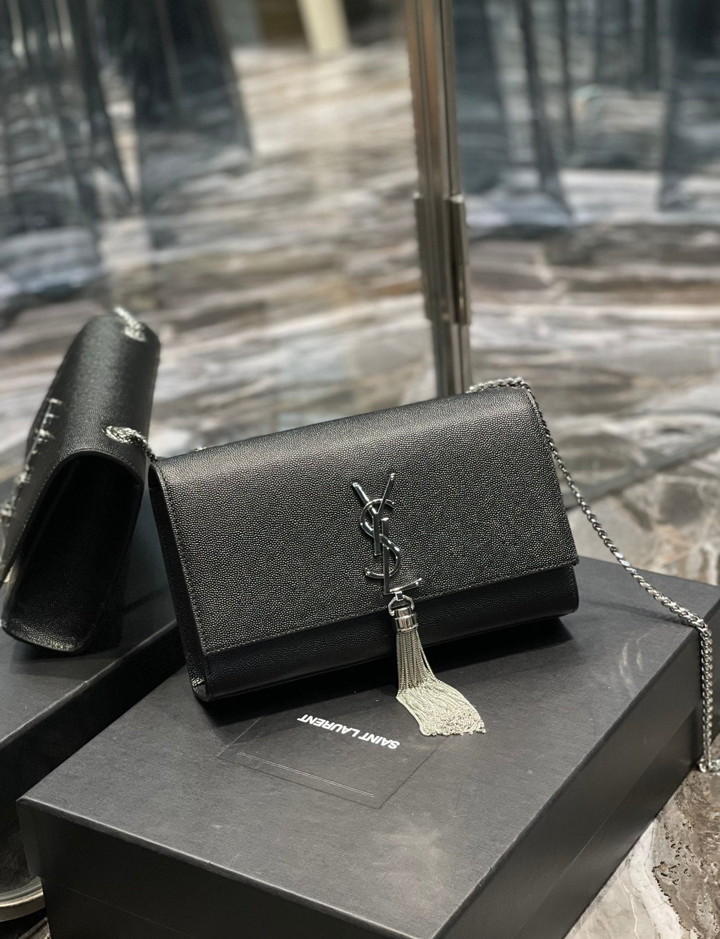 GLAMI Kata MeGLAMIum Chain Bag Black With Tassel For Women 9.4in/24cm YSL 354119BOW0N1000