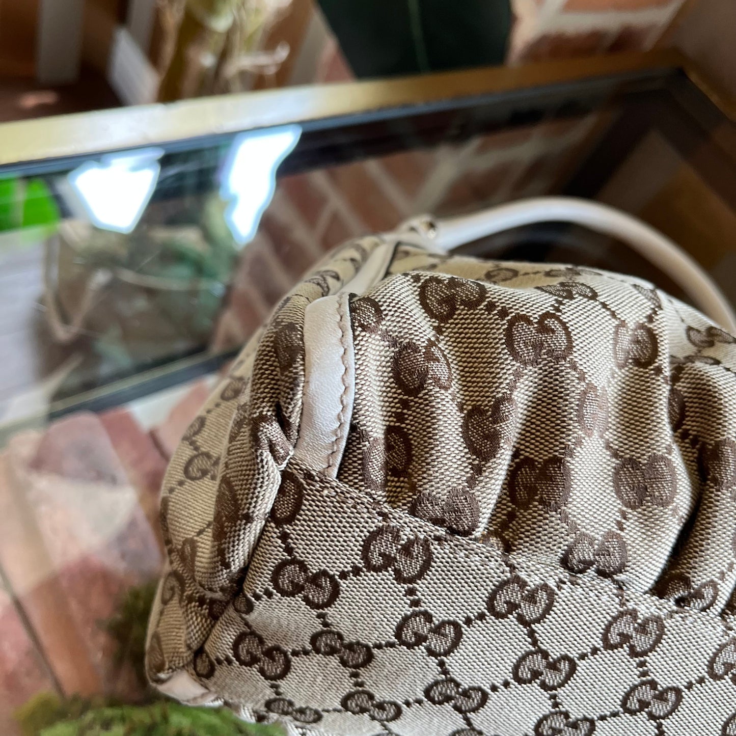 GUCCI Abbey D-Ring Original GG Canvas Small Shoulder Bag