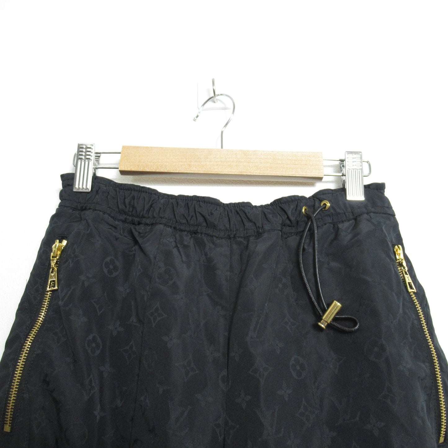 Louis Vuitton Pants (2022SS) Pants  Bottoms Polyester Silk  Black CA36929