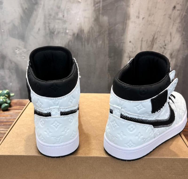 SAMC - NKE Shoes - 370