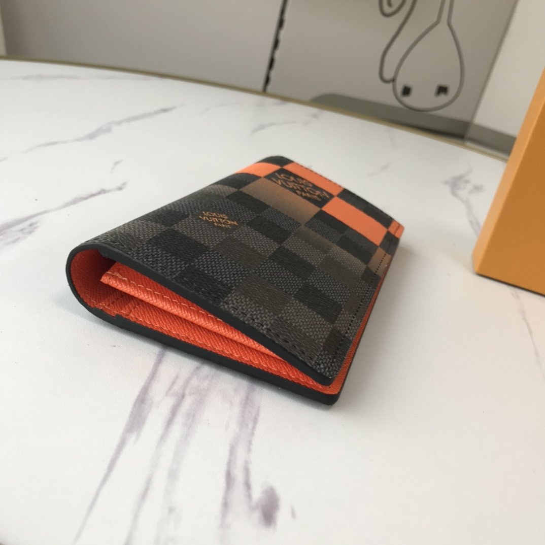 EN - New Arrival Wallet LUV 050