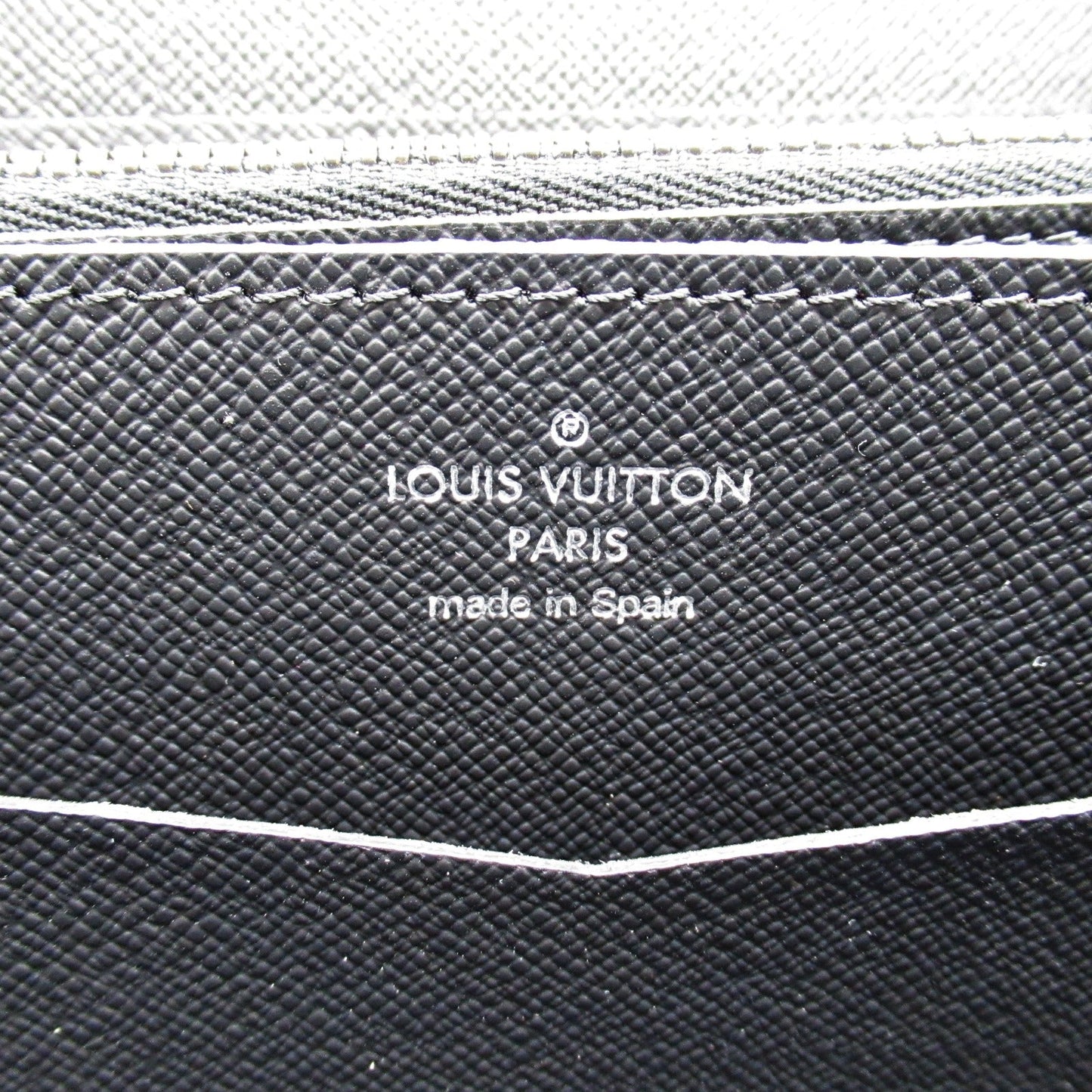 Louis Vuitton Zippy XL Wallet Black M61698