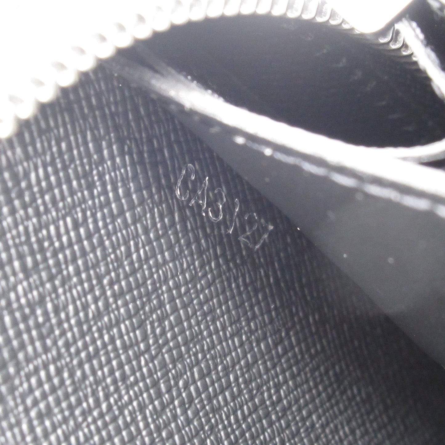 Louis Vuitton Zippy XL Wallet Black M61698